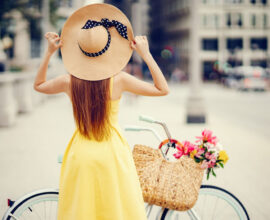 Ultimative Fusion von Jungenmützen und Sonnenbrillen für mühelosen Stil